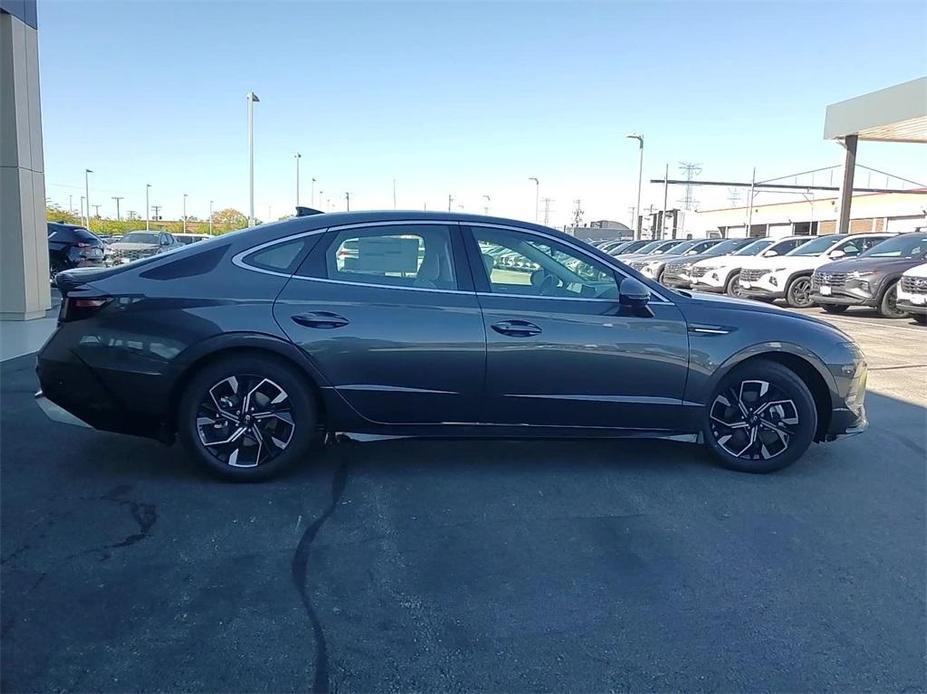 new 2025 Hyundai Sonata car, priced at $30,016