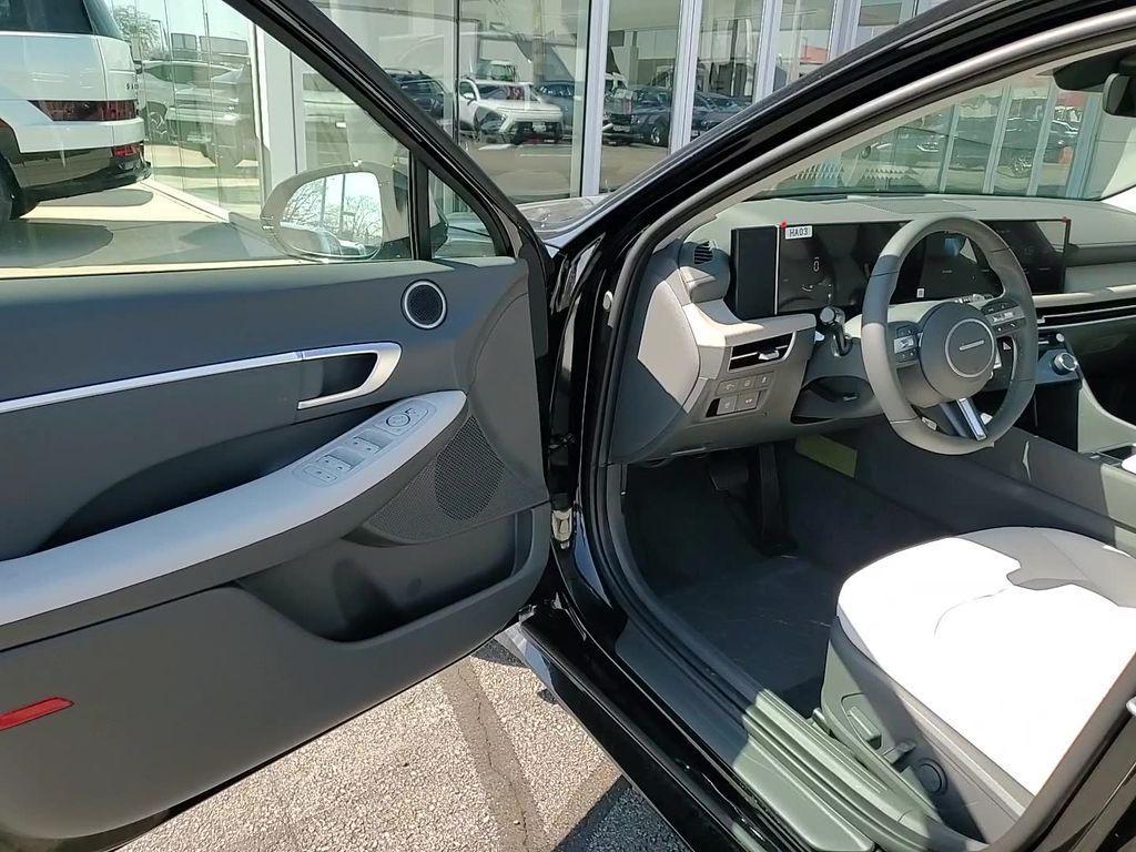 new 2025 Hyundai Sonata Hybrid car, priced at $31,037