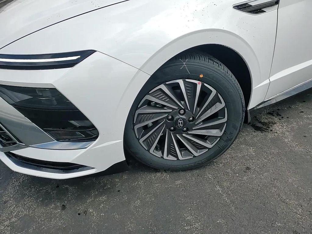 new 2025 Hyundai Sonata Hybrid car, priced at $31,682