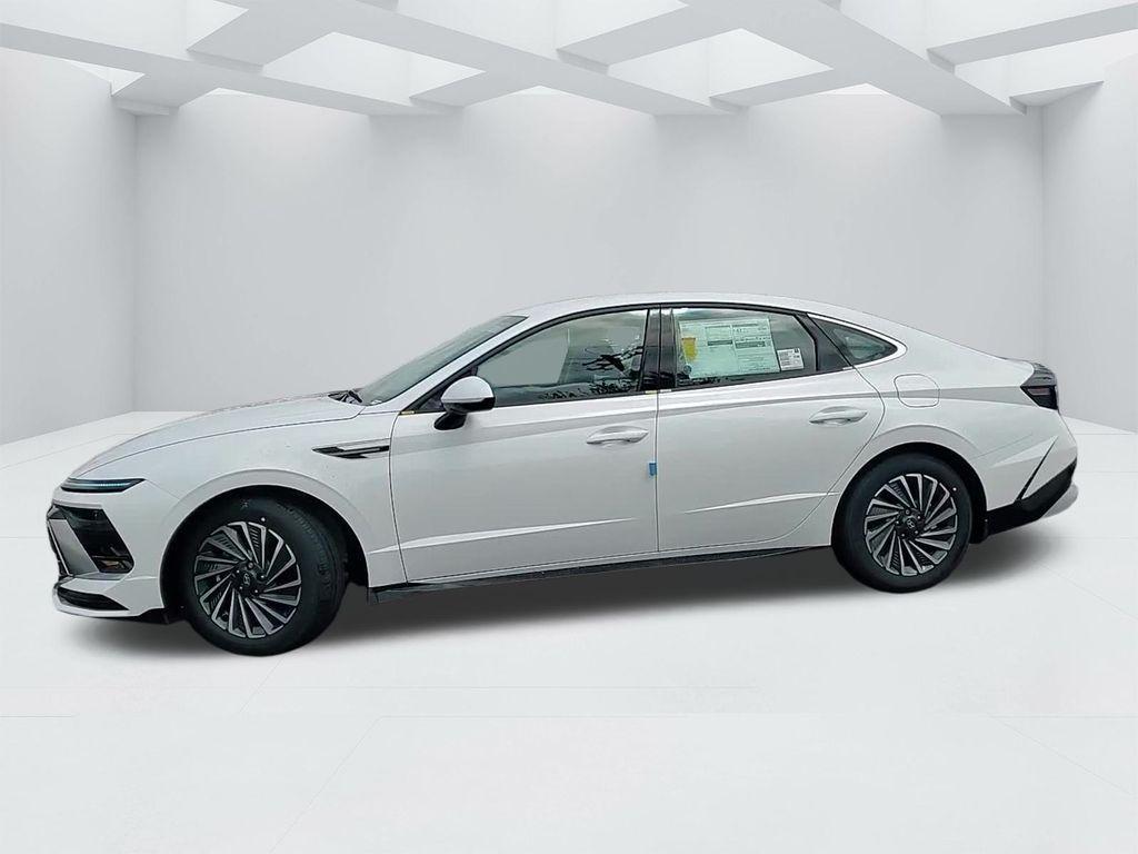 new 2025 Hyundai Sonata Hybrid car, priced at $31,682
