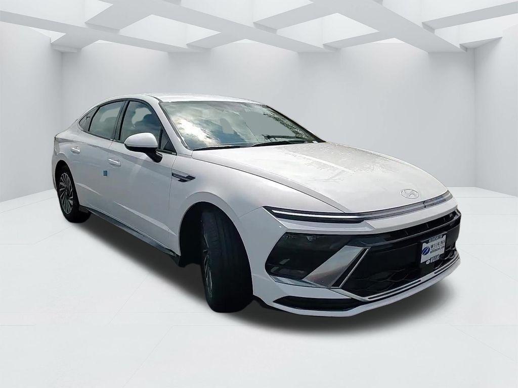 new 2025 Hyundai Sonata Hybrid car, priced at $31,682