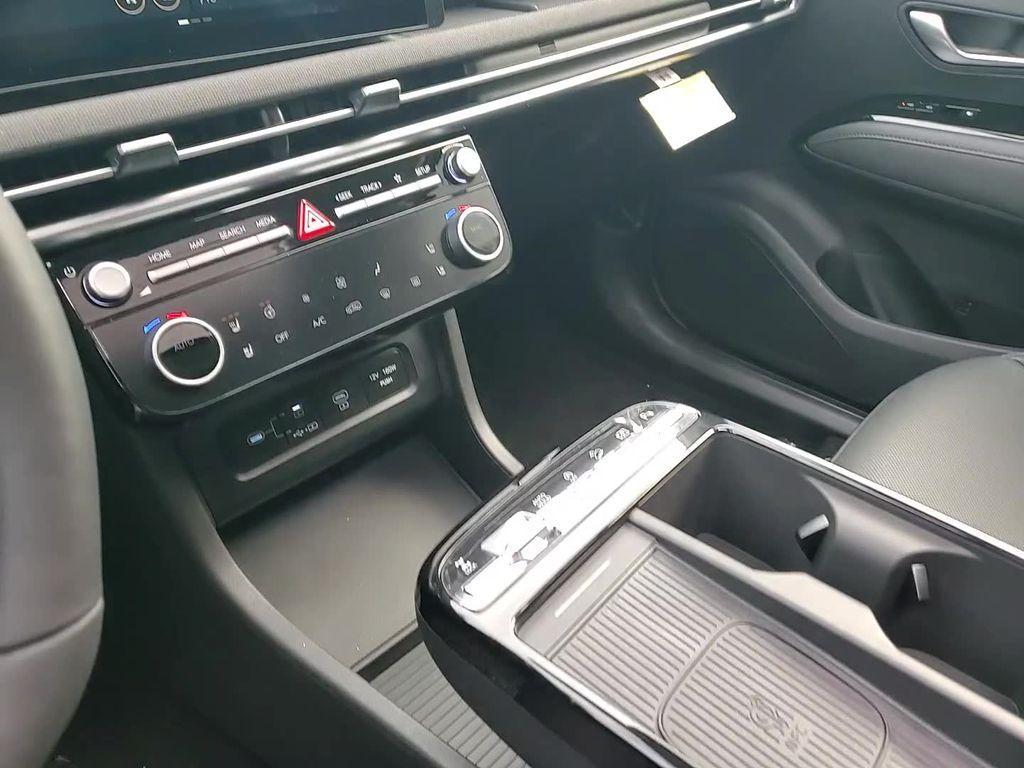 new 2025 Hyundai Tucson car, priced at $40,228