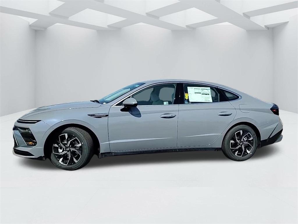 new 2025 Hyundai Sonata car, priced at $29,077