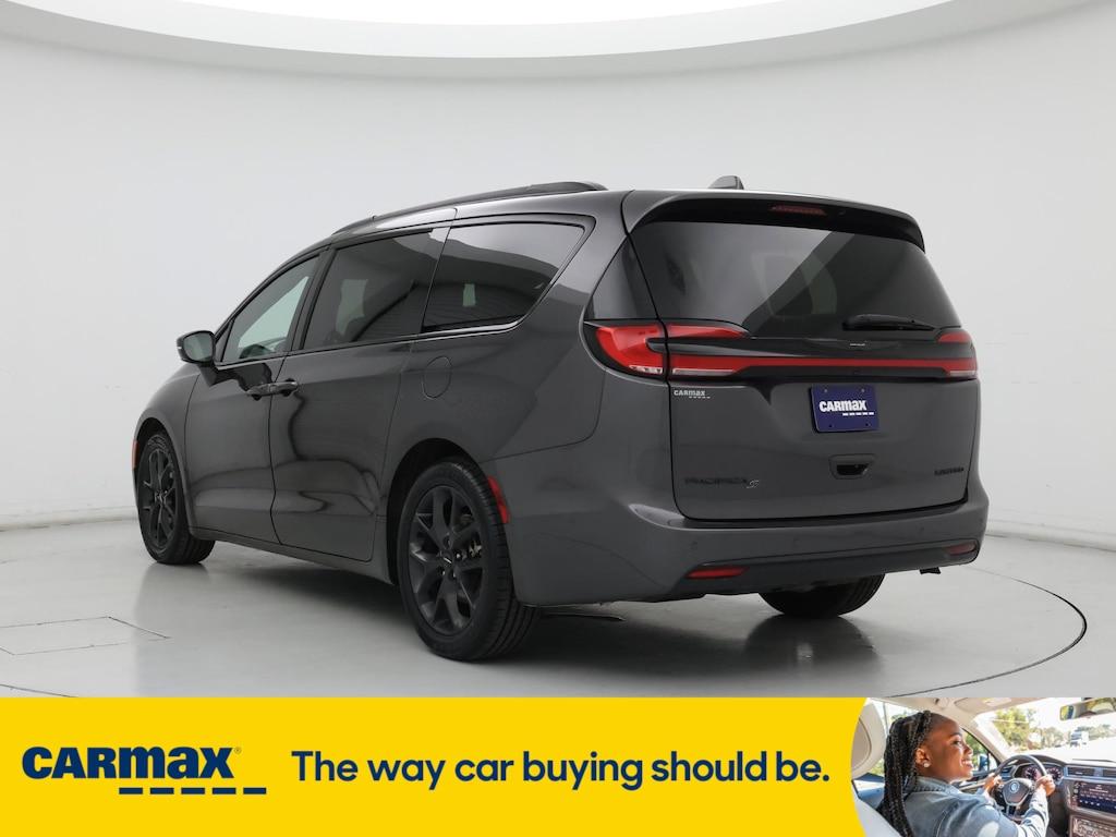 used 2022 Chrysler Pacifica car, priced at $34,998