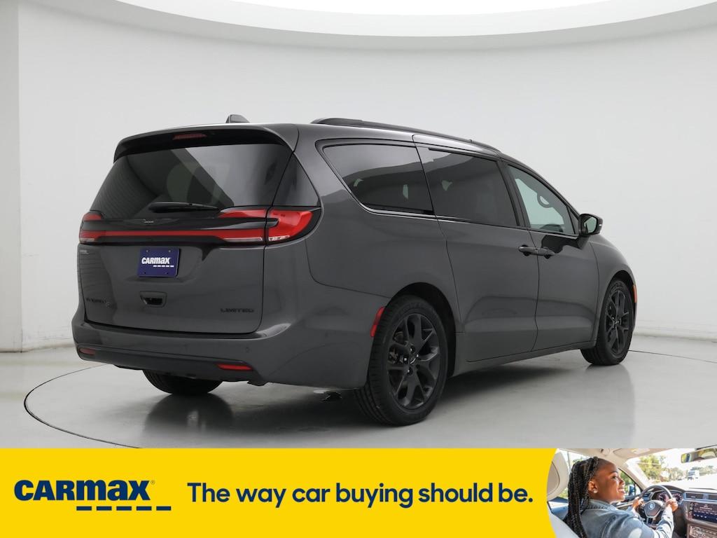 used 2022 Chrysler Pacifica car, priced at $34,998