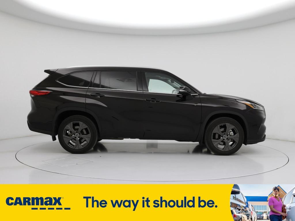 used 2022 Toyota Highlander car, priced at $44,998