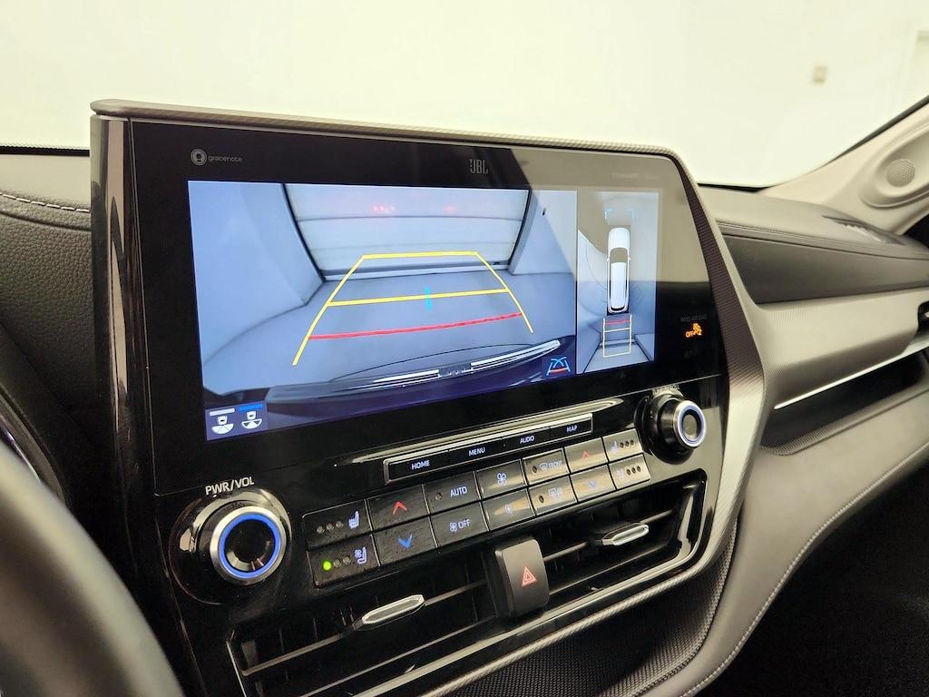 used 2022 Toyota Highlander car, priced at $44,998