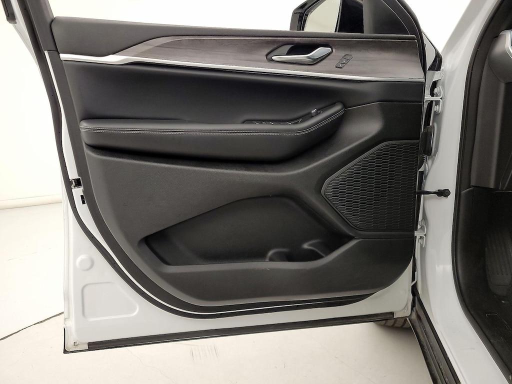 used 2024 Jeep Grand Cherokee L car, priced at $33,998