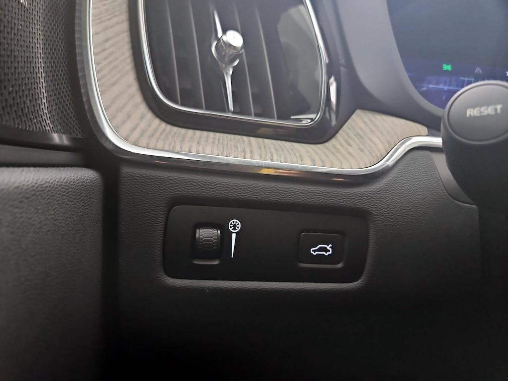 used 2022 Volvo XC60 car, priced at $36,998