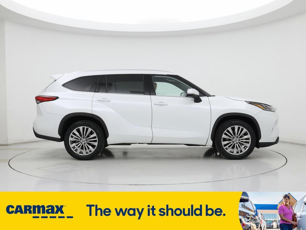 used 2022 Toyota Highlander car, priced at $44,998