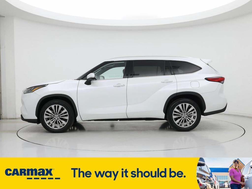used 2022 Toyota Highlander car, priced at $44,998