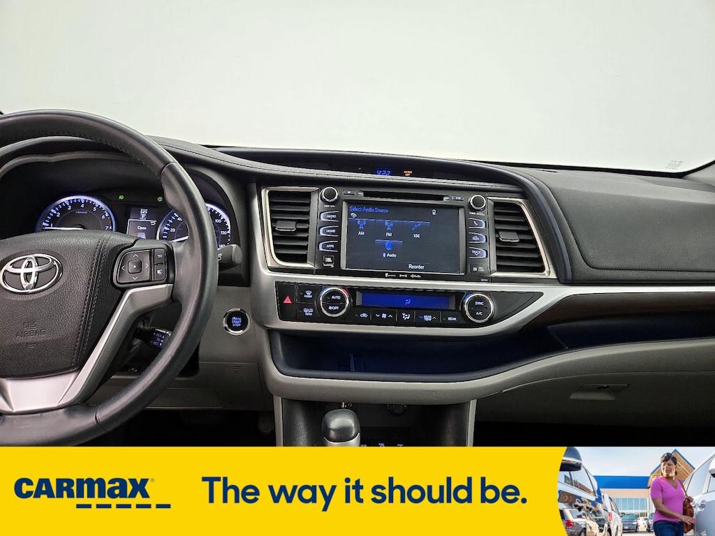 used 2016 Toyota Highlander car, priced at $25,998