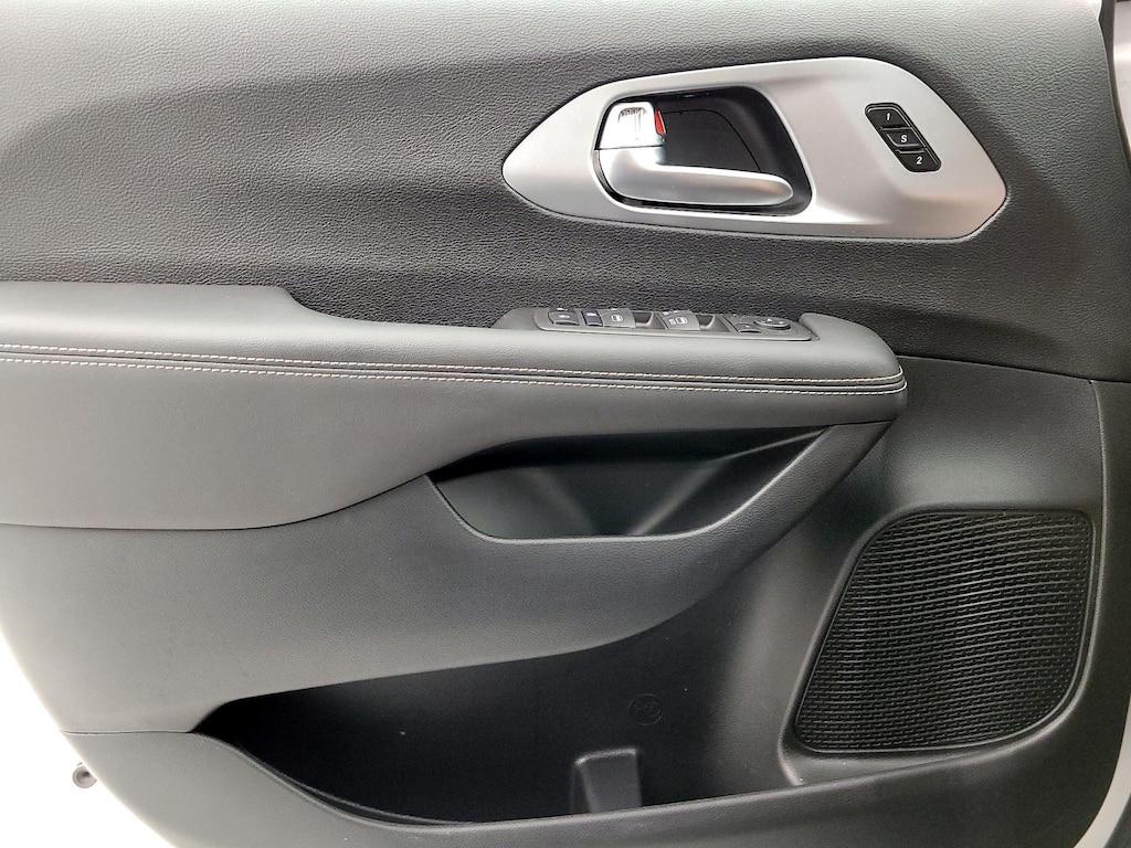 used 2024 Chrysler Pacifica car, priced at $38,998