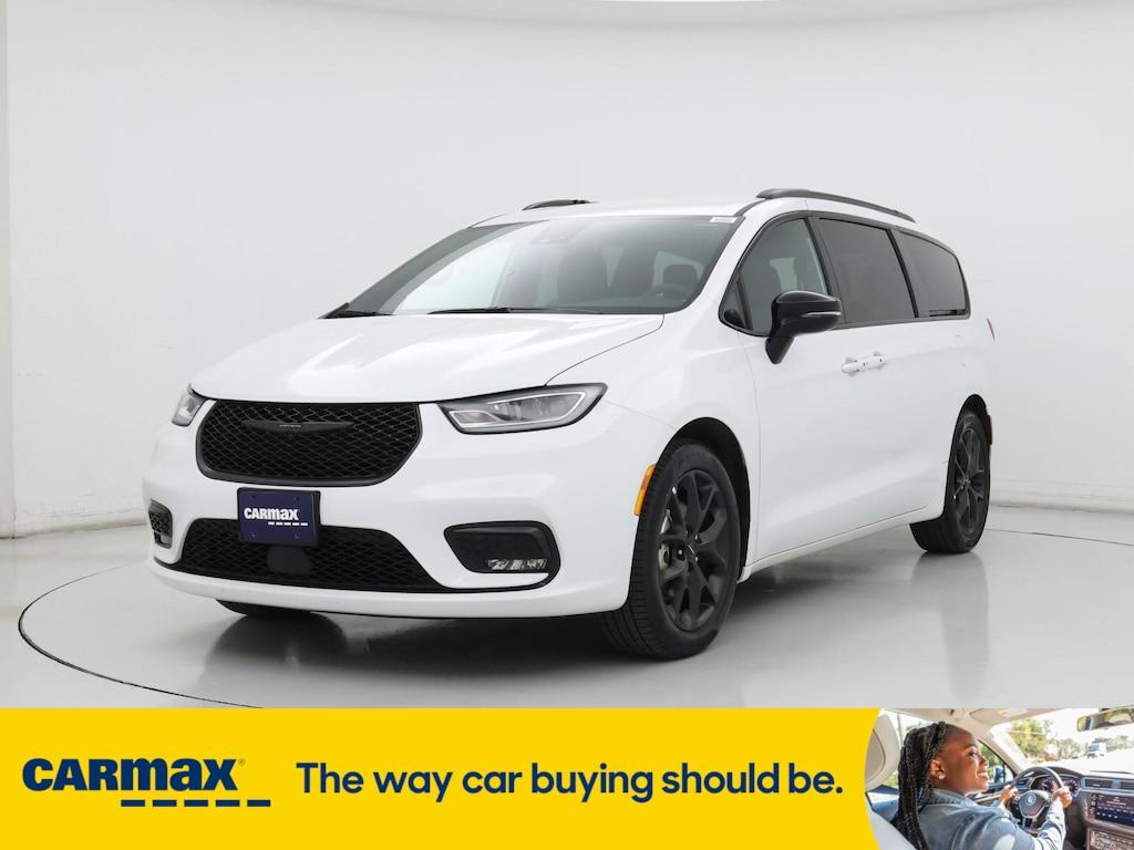 used 2024 Chrysler Pacifica car, priced at $38,998