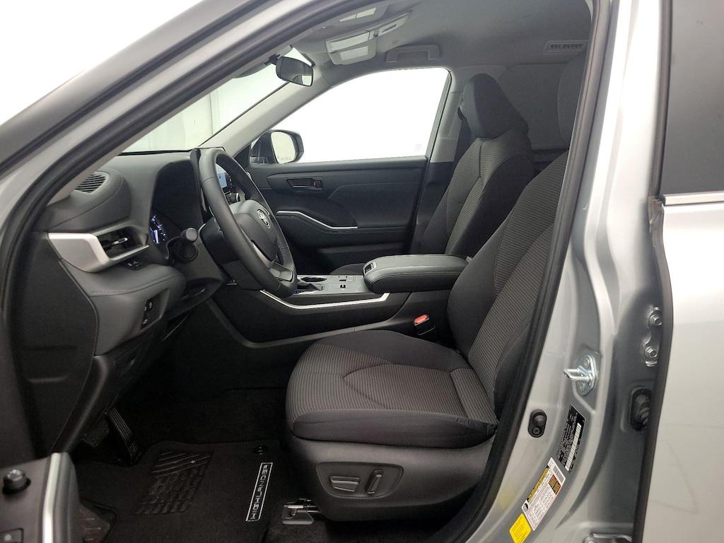 used 2024 Toyota Highlander car, priced at $35,998