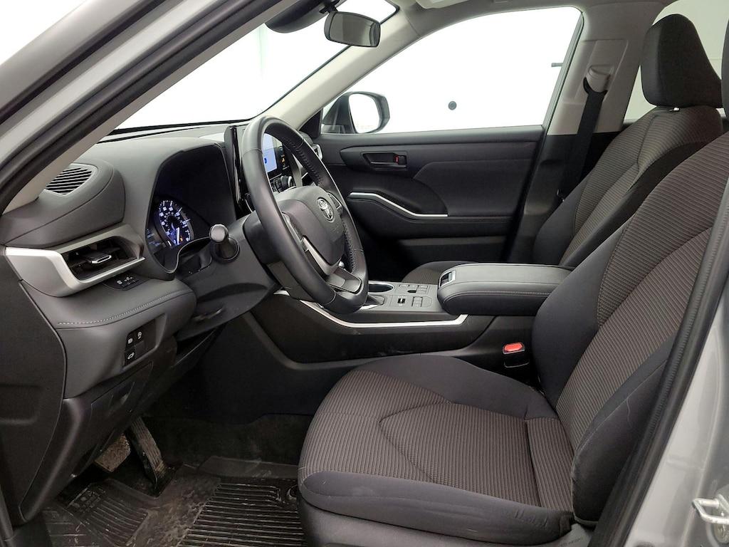used 2023 Toyota Highlander car, priced at $34,998
