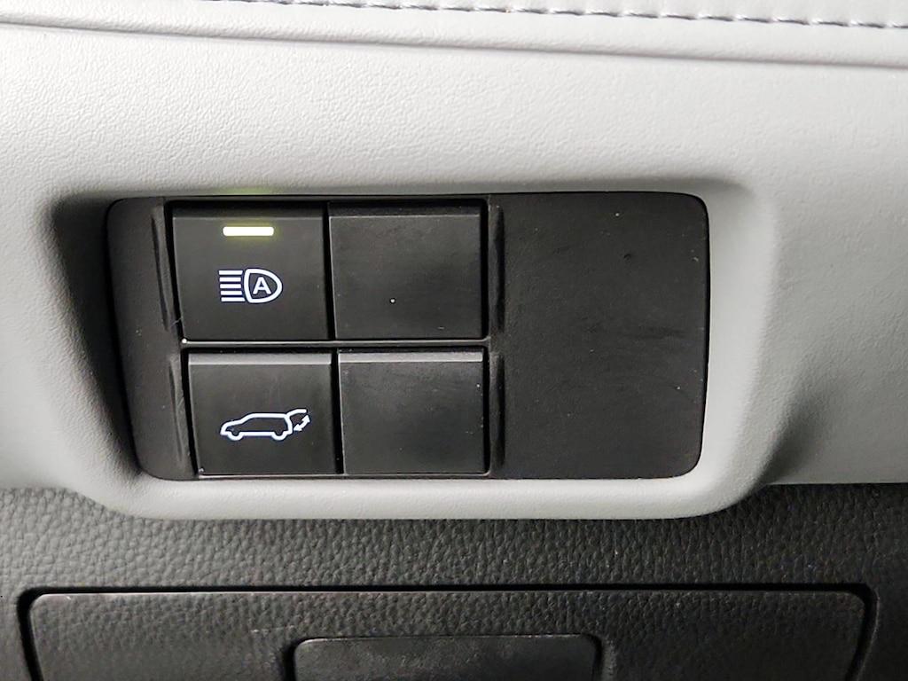 used 2022 Toyota Highlander Hybrid car, priced at $39,998