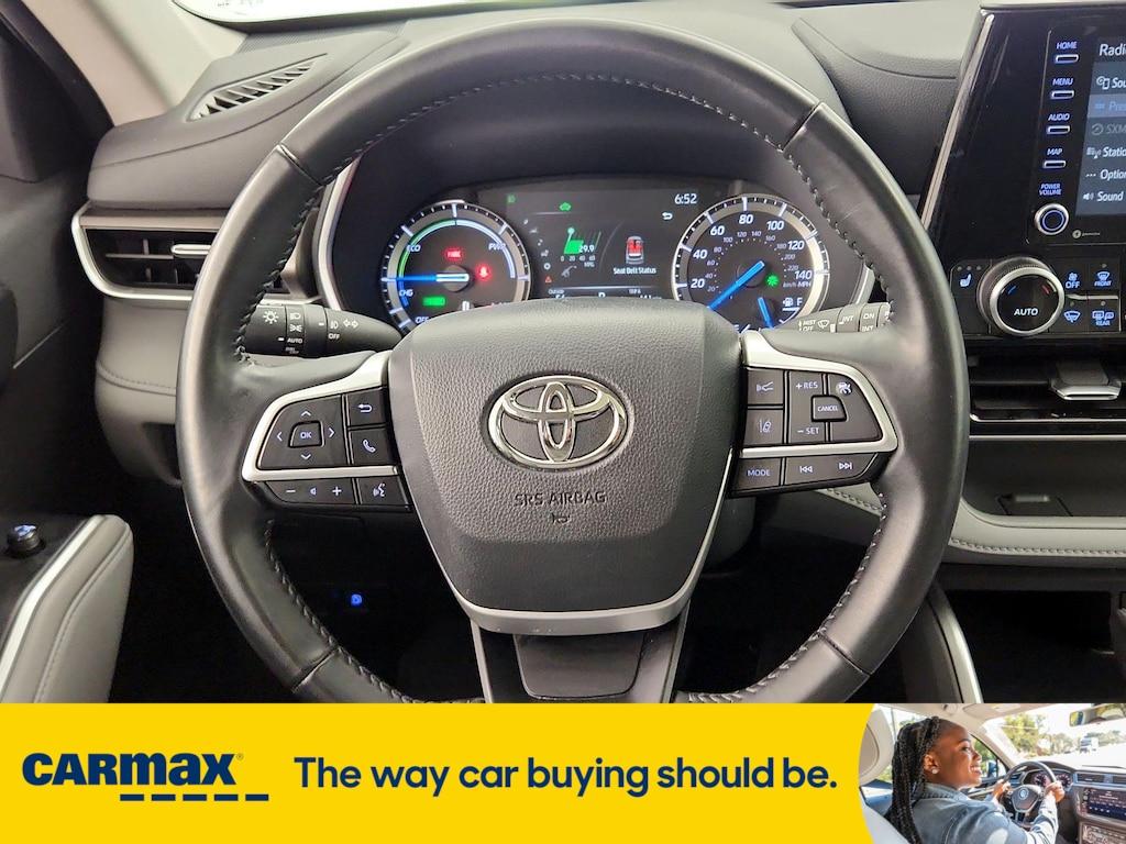 used 2022 Toyota Highlander Hybrid car, priced at $39,998