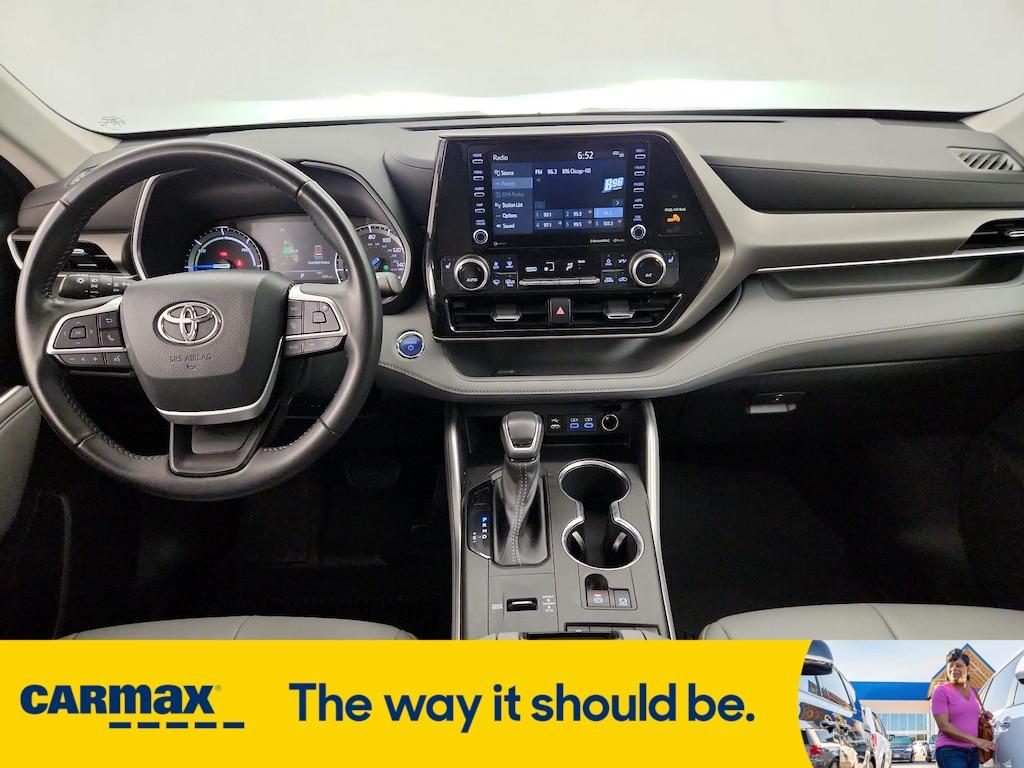 used 2022 Toyota Highlander Hybrid car, priced at $39,998