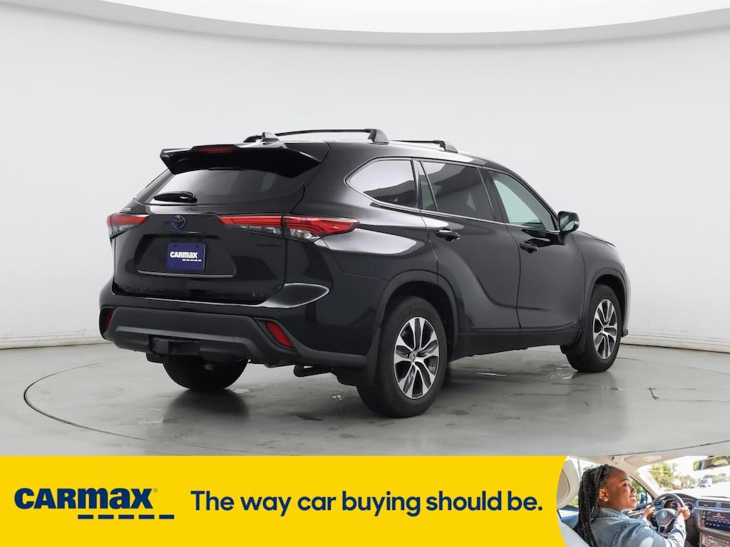 used 2022 Toyota Highlander Hybrid car, priced at $39,998