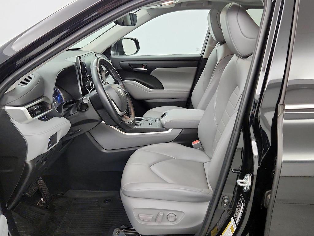 used 2022 Toyota Highlander Hybrid car, priced at $39,998