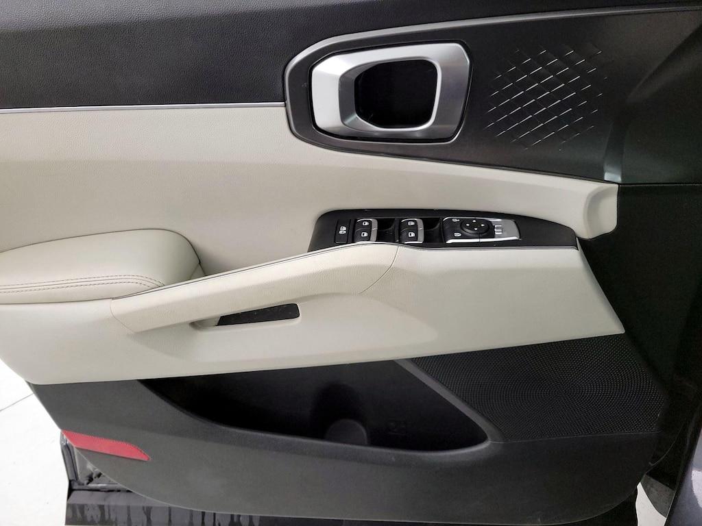 used 2022 Kia Sorento Hybrid car, priced at $26,998