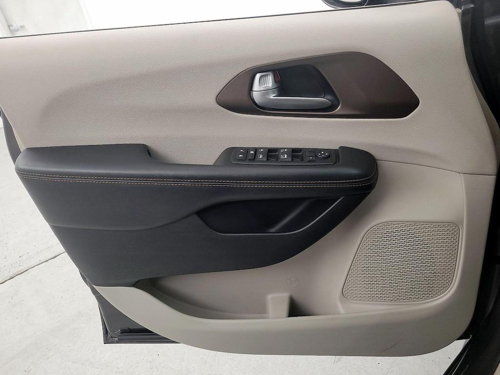 used 2017 Chrysler Pacifica car, priced at $20,998