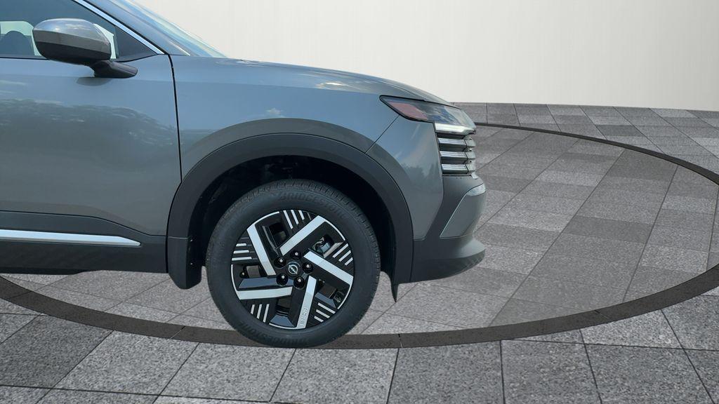 new 2025 Nissan Kicks car, priced at $23,529