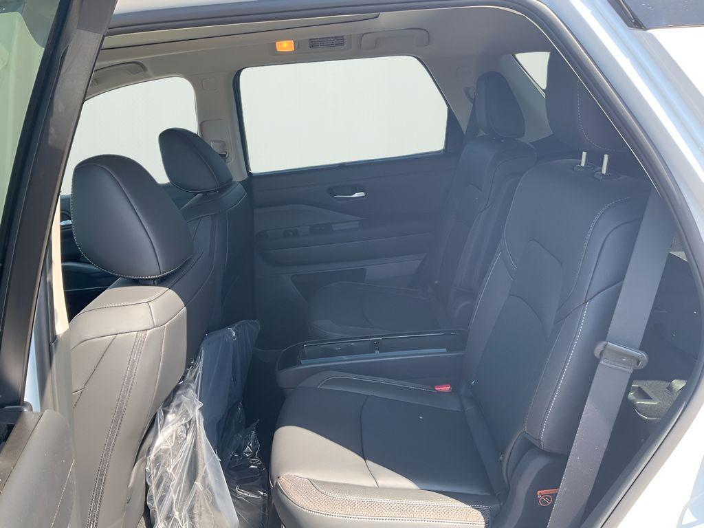 new 2025 Nissan Pathfinder car, priced at $48,005