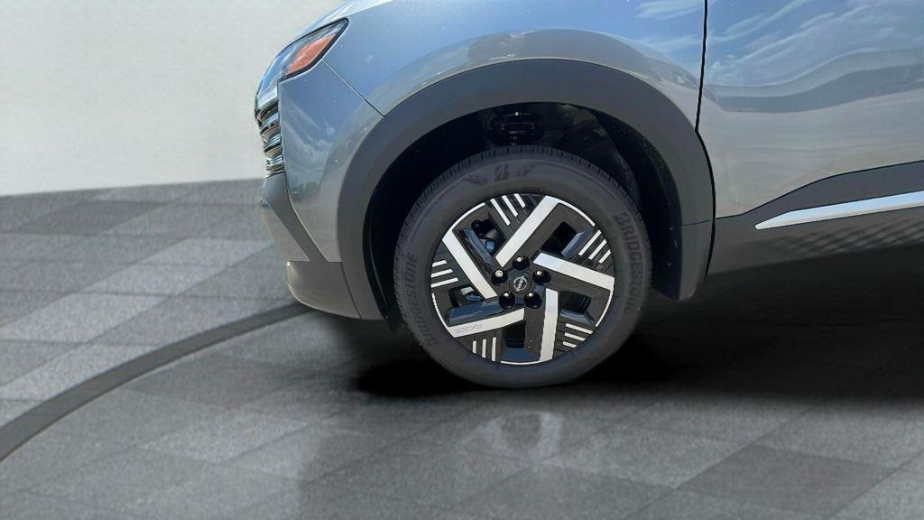 new 2025 Nissan Kicks car, priced at $27,790