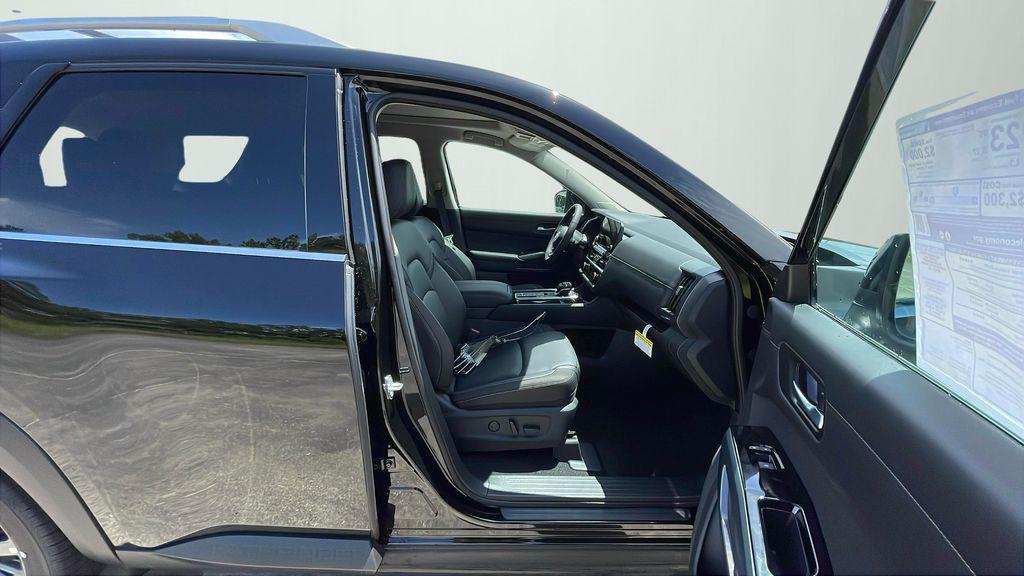 new 2025 Nissan Pathfinder car, priced at $43,105