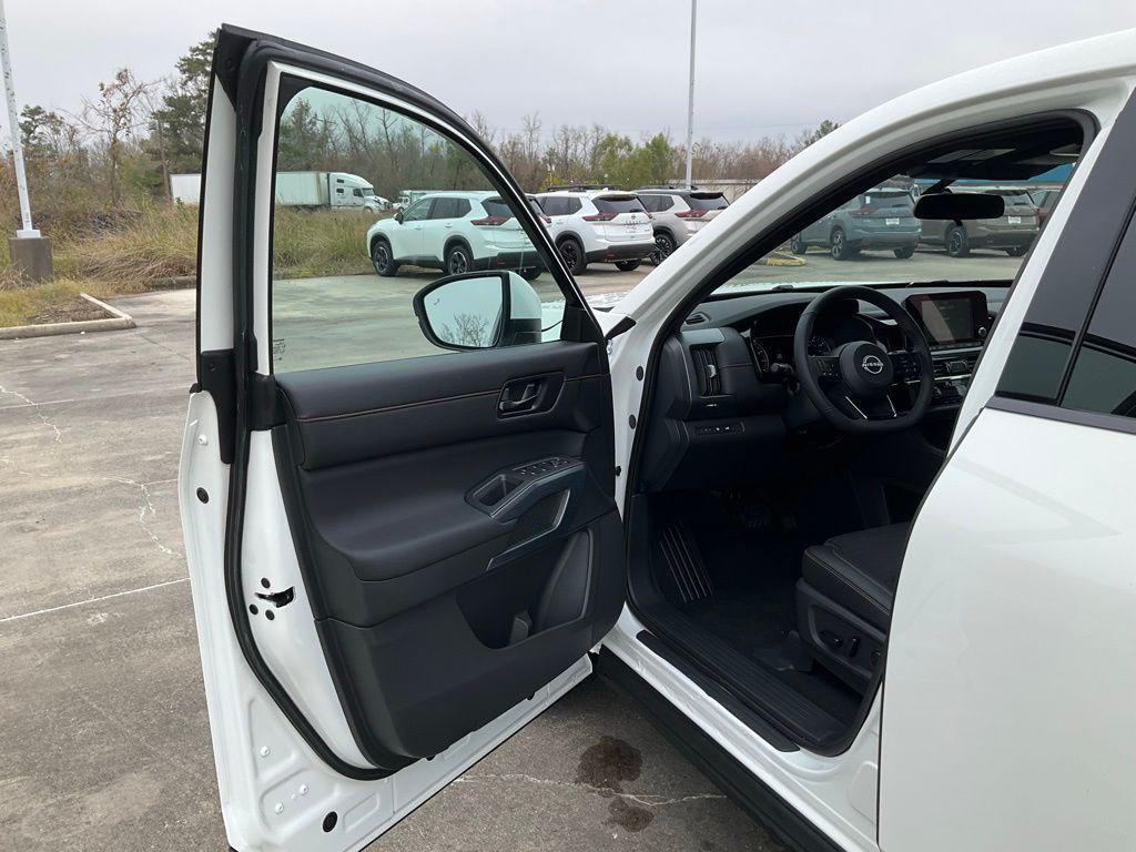 new 2025 Nissan Pathfinder car, priced at $47,150