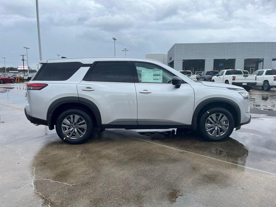 new 2025 Nissan Pathfinder car, priced at $39,010