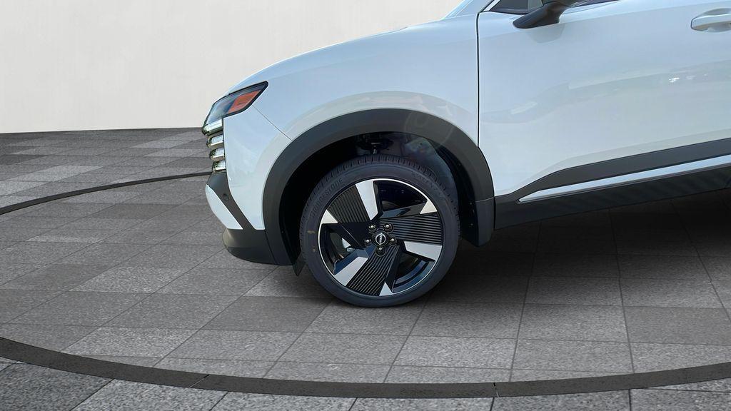 new 2025 Nissan Kicks car, priced at $29,015