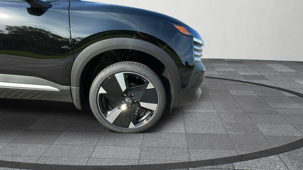 new 2025 Nissan Kicks car, priced at $28,450