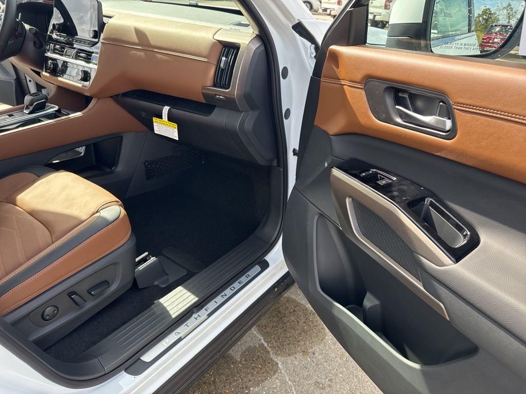 new 2025 Nissan Pathfinder car, priced at $53,030