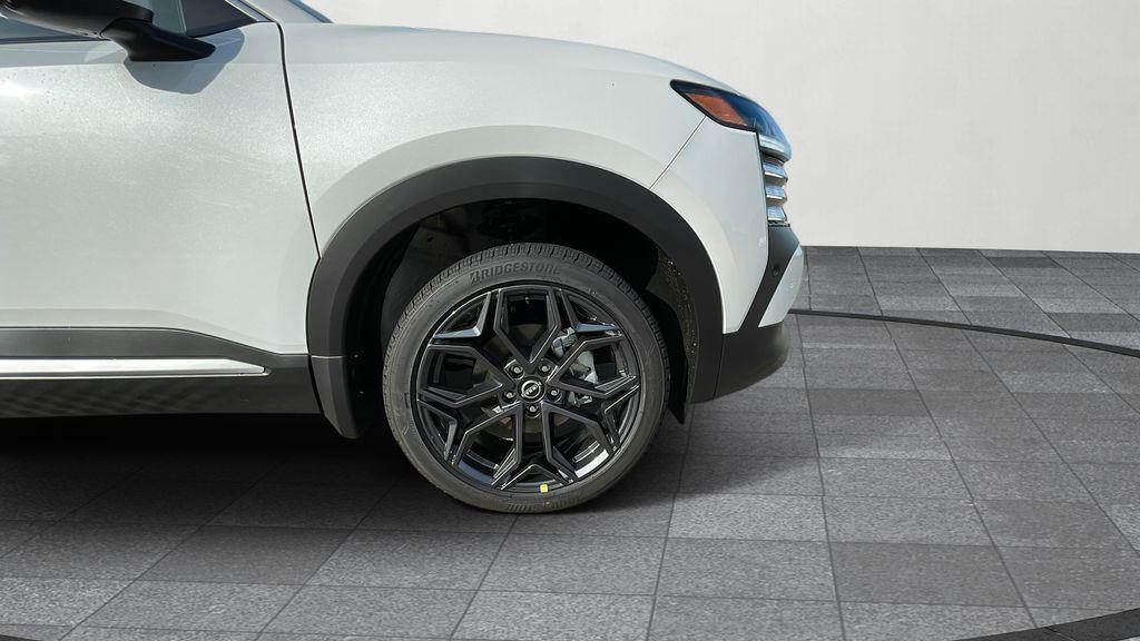 new 2025 Nissan Kicks car, priced at $29,620