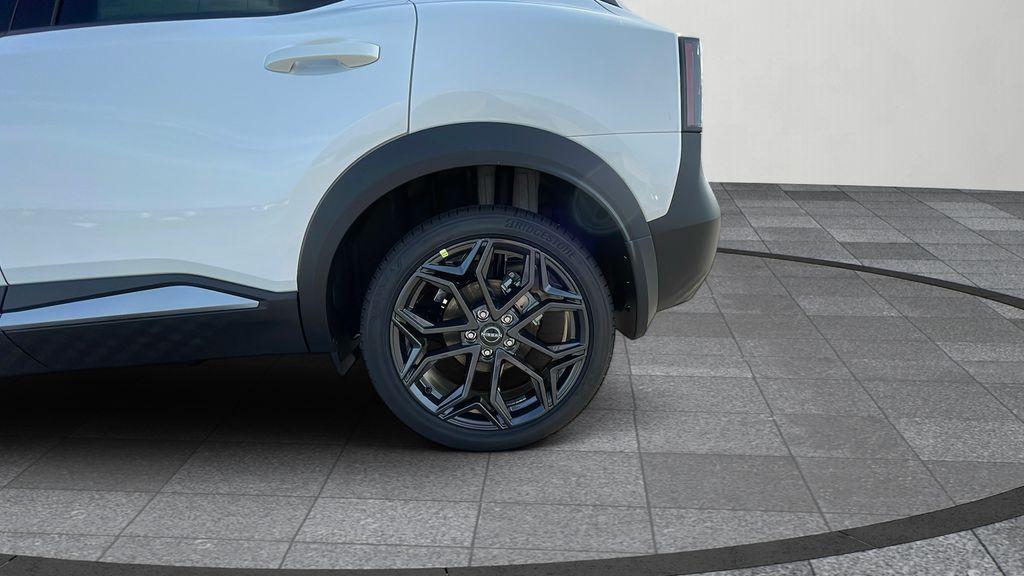 new 2025 Nissan Kicks car, priced at $29,620