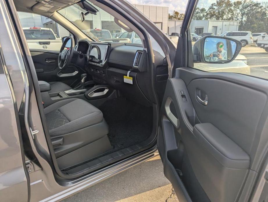 new 2025 Nissan Frontier car, priced at $39,720