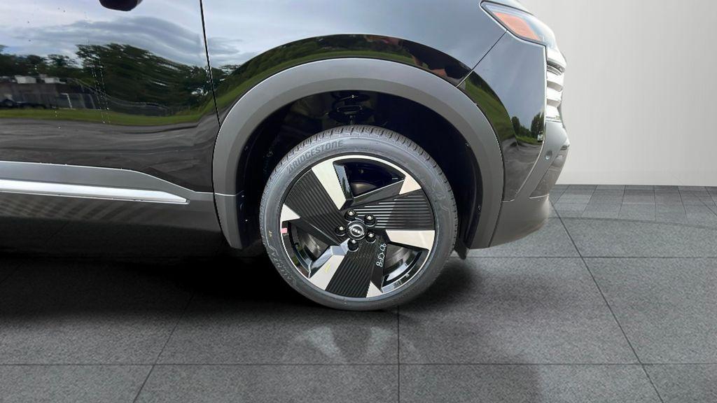 new 2025 Nissan Kicks car, priced at $28,450
