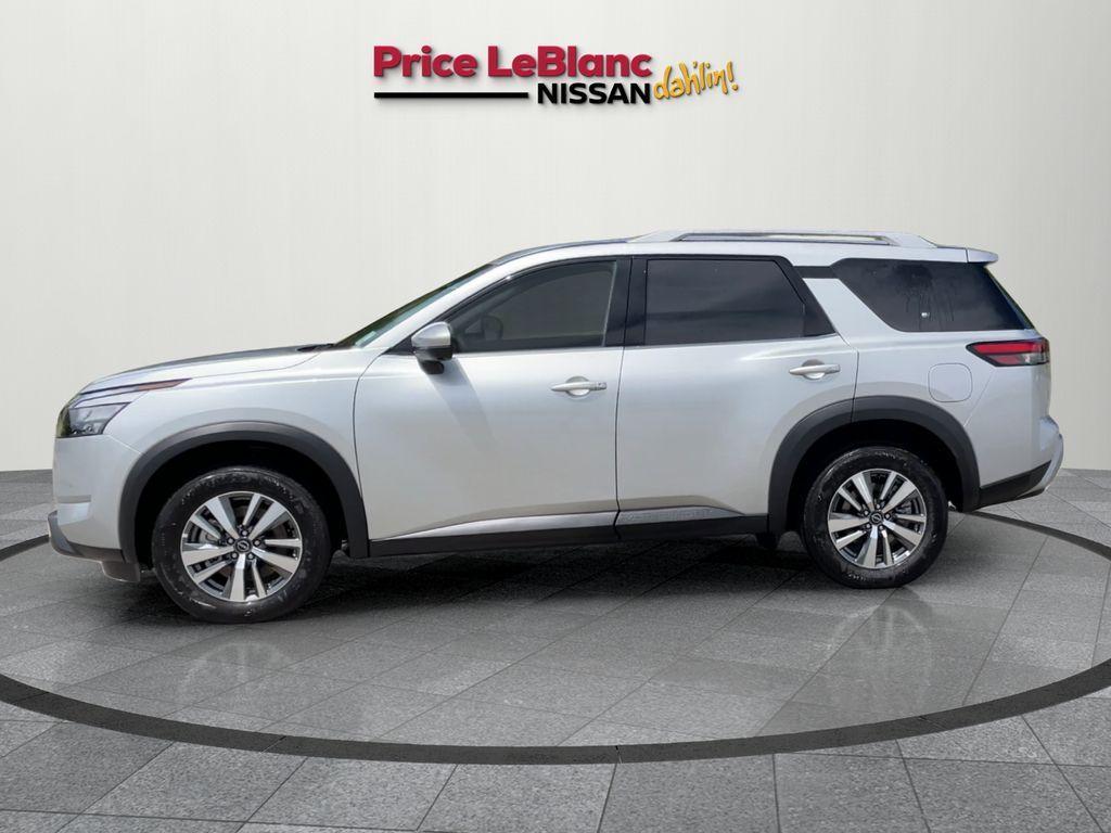 new 2025 Nissan Pathfinder car, priced at $43,785
