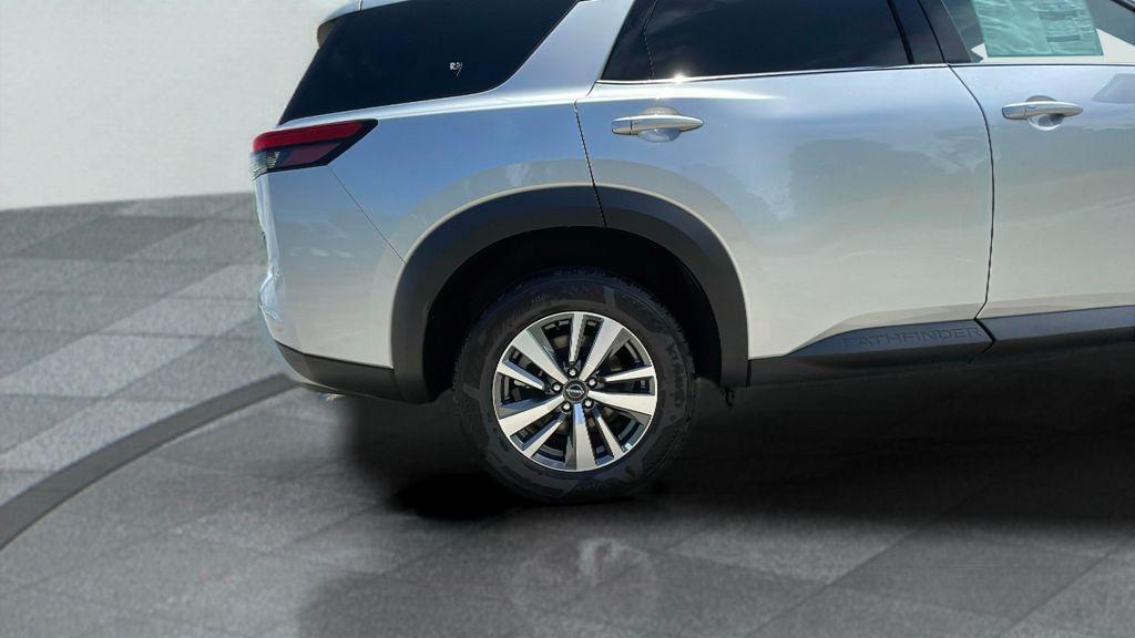new 2025 Nissan Pathfinder car, priced at $43,785