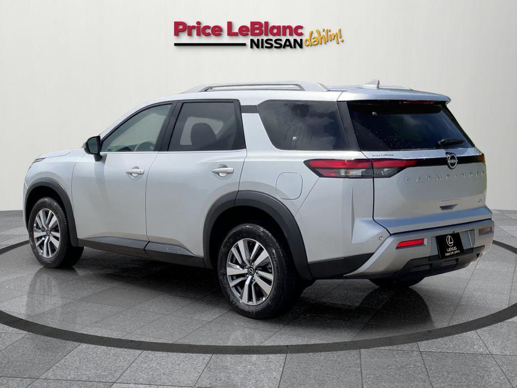 new 2025 Nissan Pathfinder car, priced at $43,785