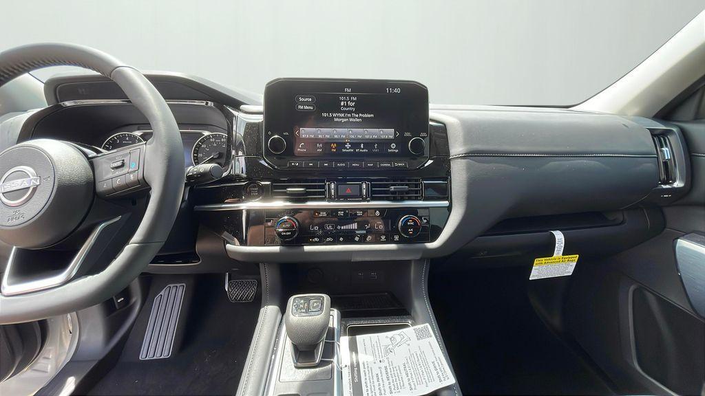 new 2025 Nissan Pathfinder car, priced at $43,785
