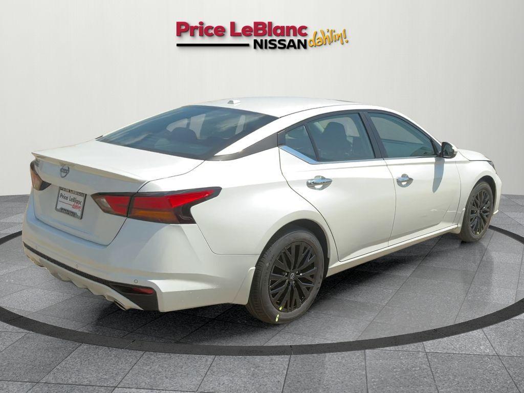new 2025 Nissan Altima car, priced at $31,005