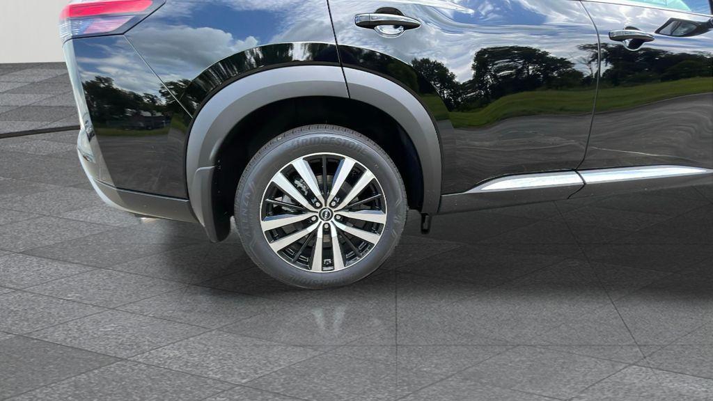 new 2025 Nissan Pathfinder car, priced at $51,610