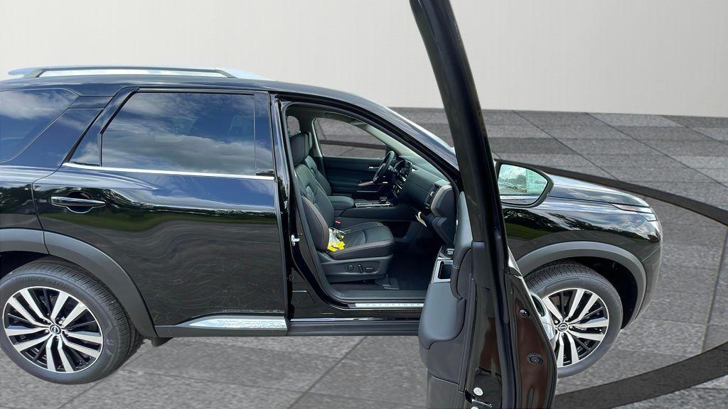 new 2025 Nissan Pathfinder car, priced at $51,610