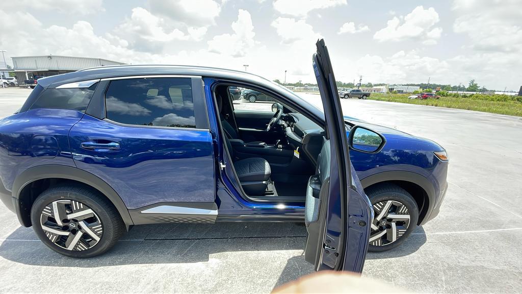 new 2025 Nissan Kicks car, priced at $27,895