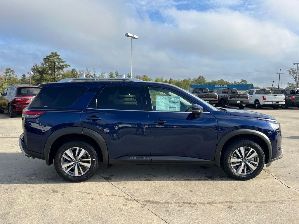 new 2024 Nissan Pathfinder car, priced at $45,500