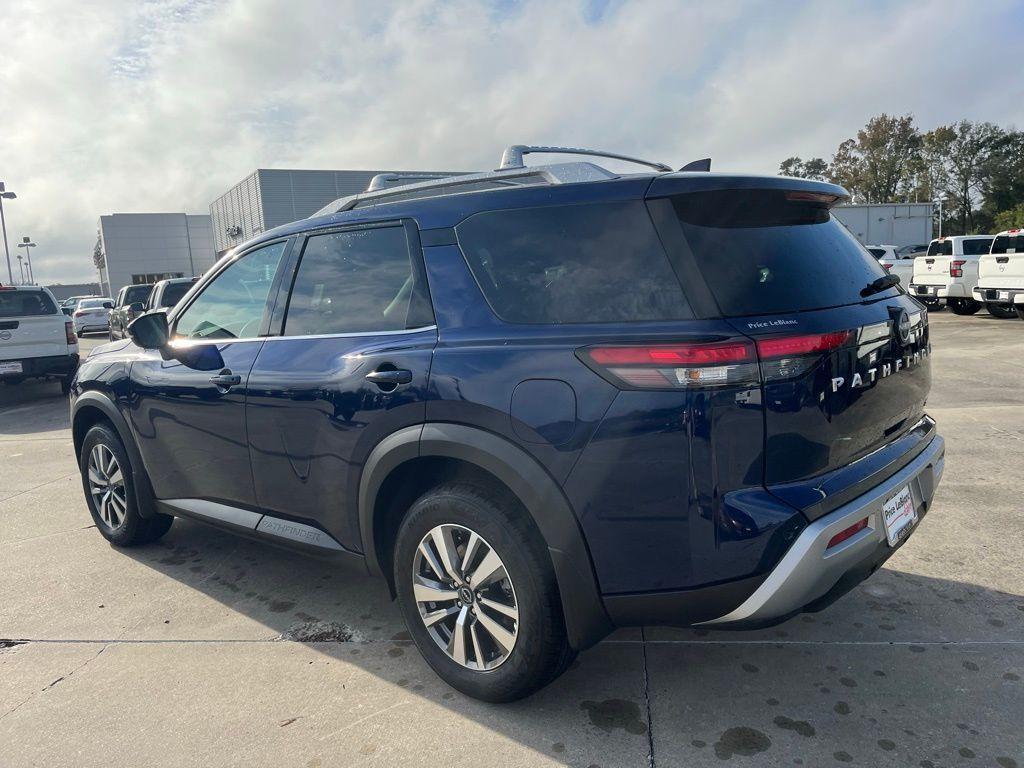 new 2024 Nissan Pathfinder car, priced at $45,500